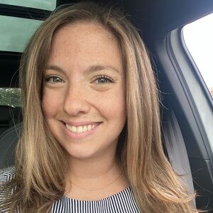 Meet your Posher, Valeria